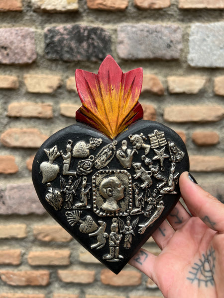 Corazón Negro Milagritos