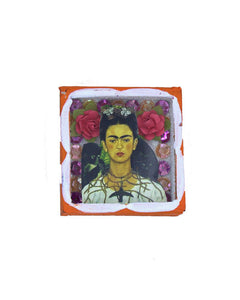 Cajita-imán Frida golondrina (naranja y blanco)
