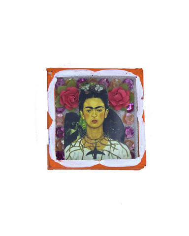 Cajita-imán Frida golondrina (naranja y blanco)